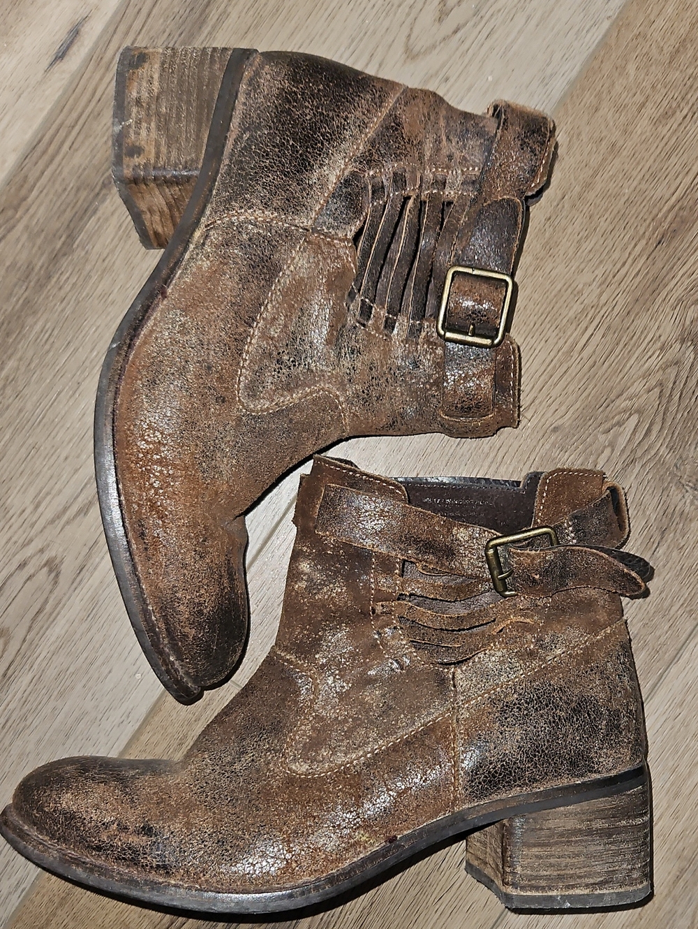 DibaTrue Brown Distressed Leather Ankle Boots with Buckle